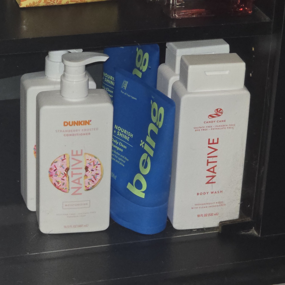 Native Candy Cane Body Wash - White